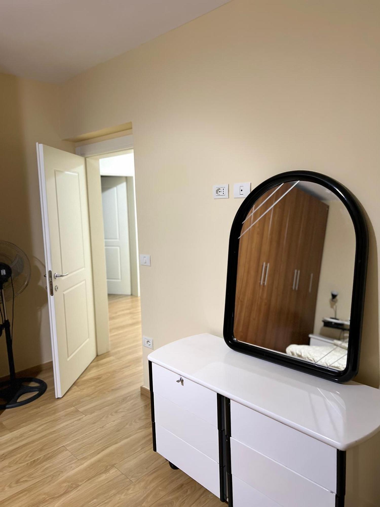 Skanderbeg Square Apartment تيرانا المظهر الخارجي الصورة